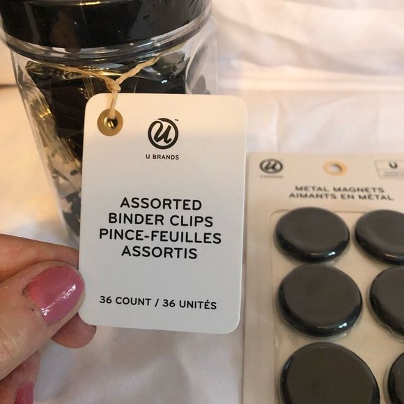 Ubrand chips and magnets new - Picture 2 of 5